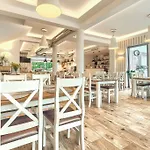Bed & Breakfast Atlantis 3*